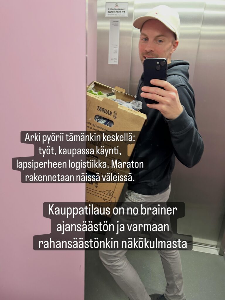 Hissipeilikuva, kaupan laatikot kädessä